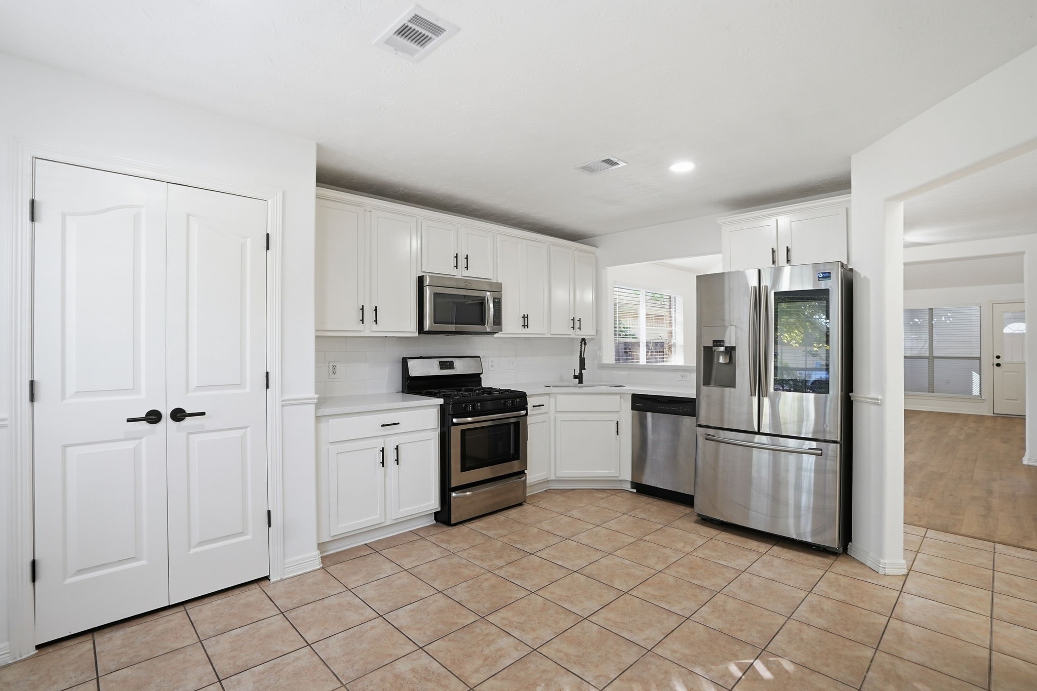 24022 Lestergate Drive Spring, TX 77373 - Photo 4 of 23