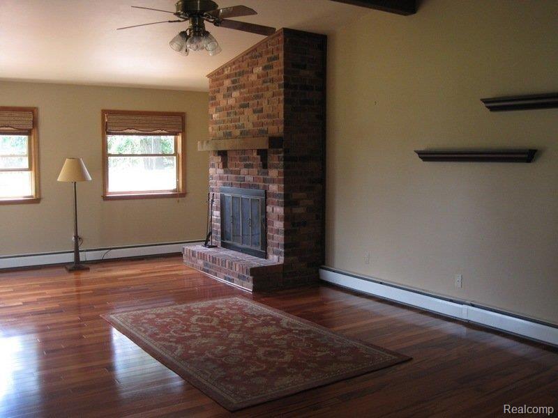 365 Reymont Road Waterford, MI 48327 - Photo 9 of 34 Great Room