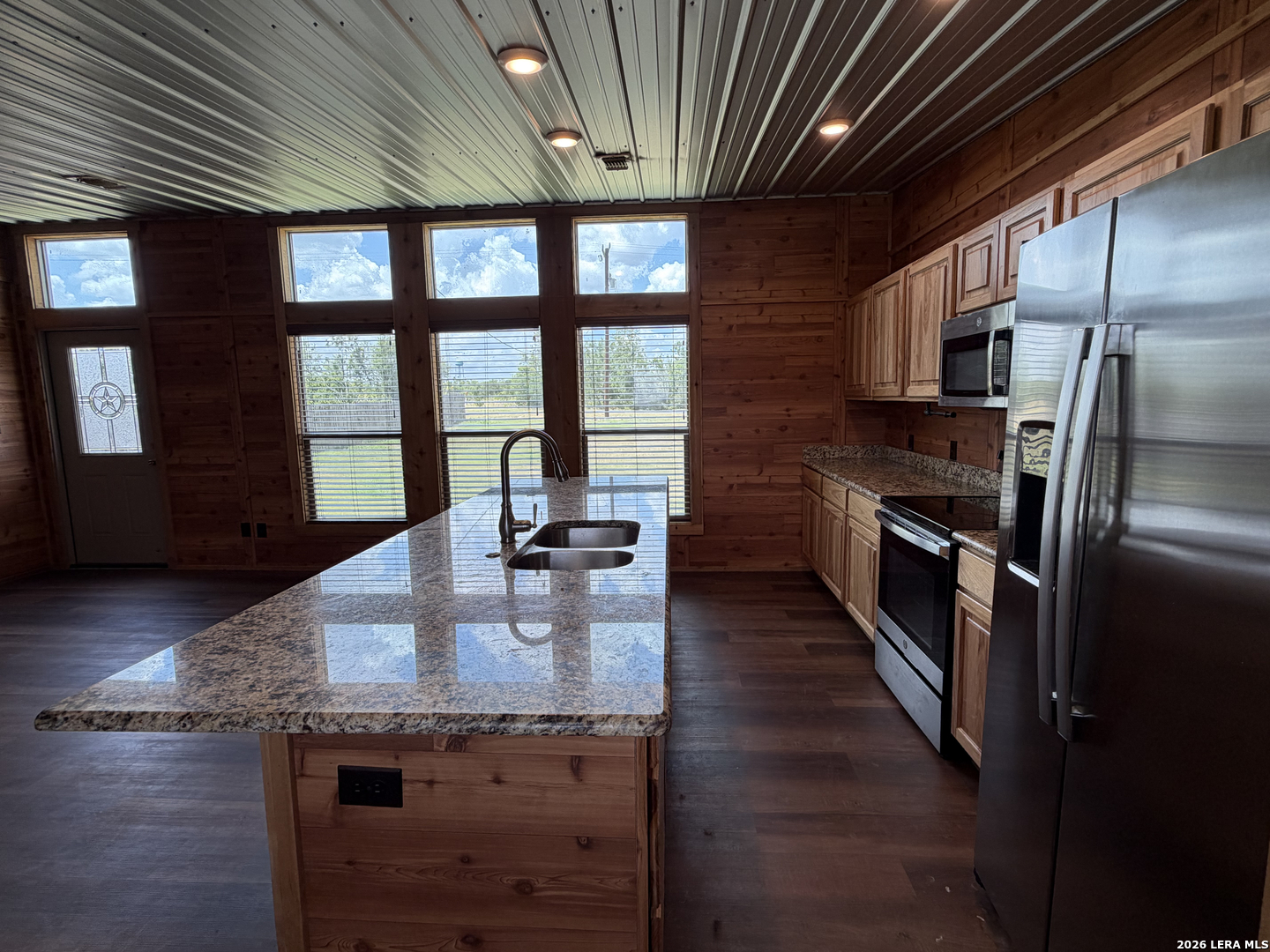 7002 County Road 4514 Devine, TX 78016 - Photo 7 of 24