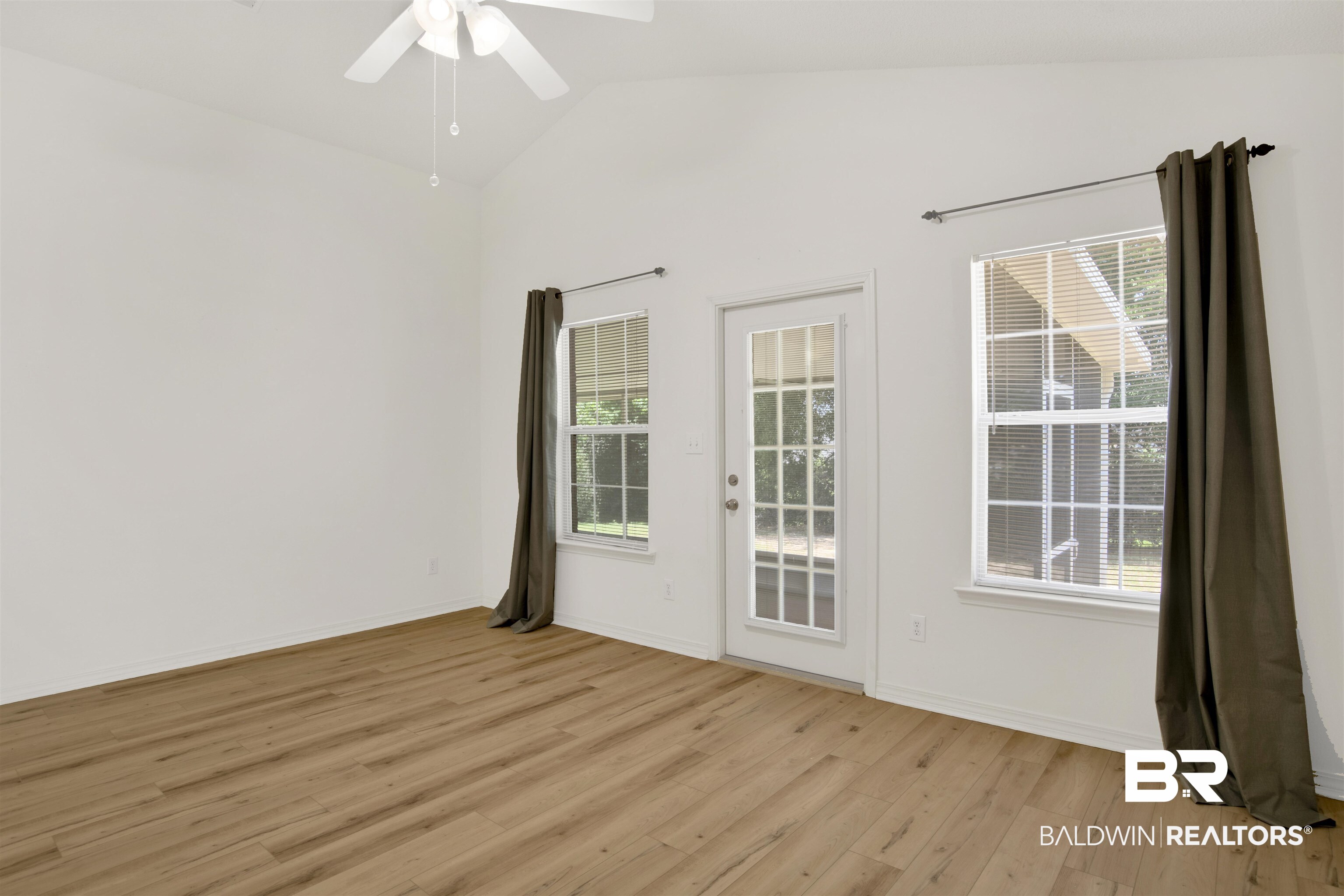11133 Pontchartrain Loop Daphne, AL 36526 - Photo 13 of 29 Gallery Image 13