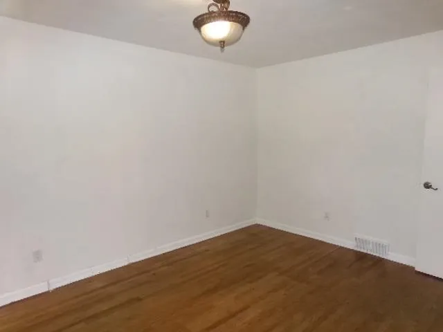 $219,900 | 1435 Bolkinwood Drive, Freeport, IL 61032