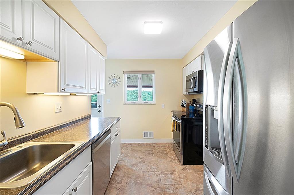 1204 Oakridge Road McDonald, PA 15057 - Photo 8 of 24 Gallery Image 8