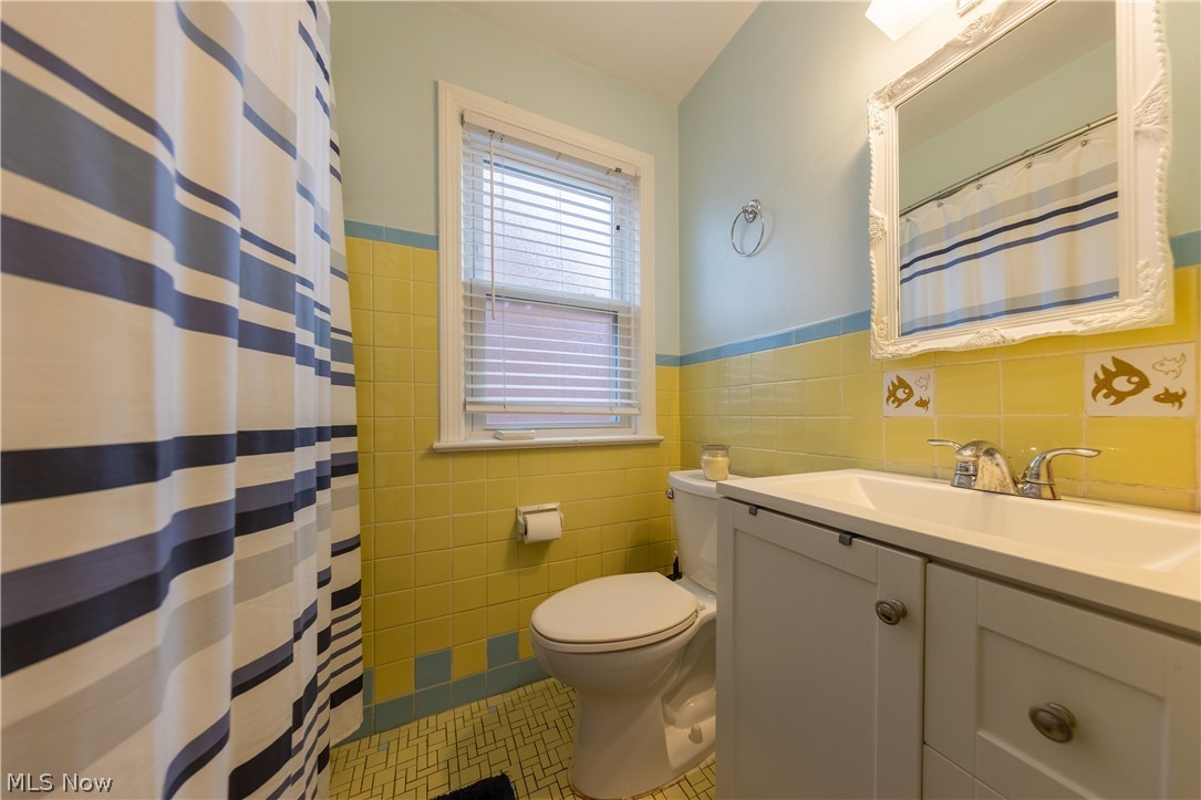 944 Richmond Road Cleveland, OH 44124 - Photo 18 of 32
