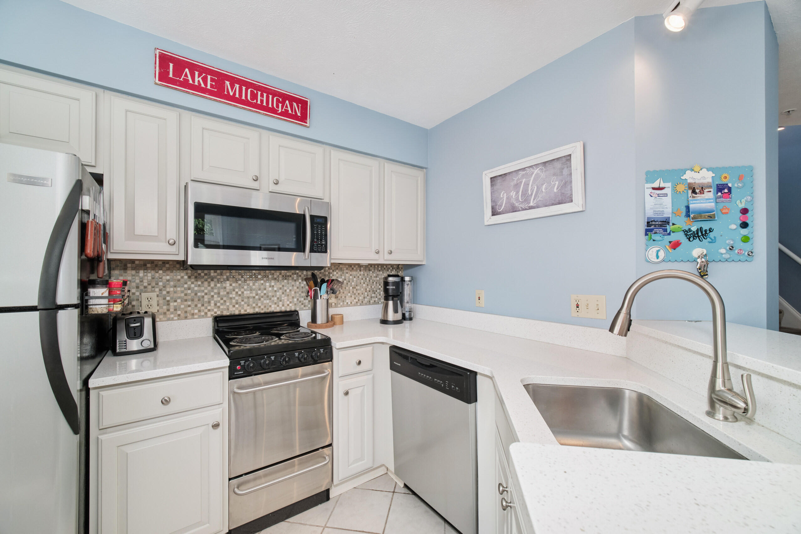 70 Brookharbor South Manistee, MI 49660 - Photo 14 of 28 Kitchen