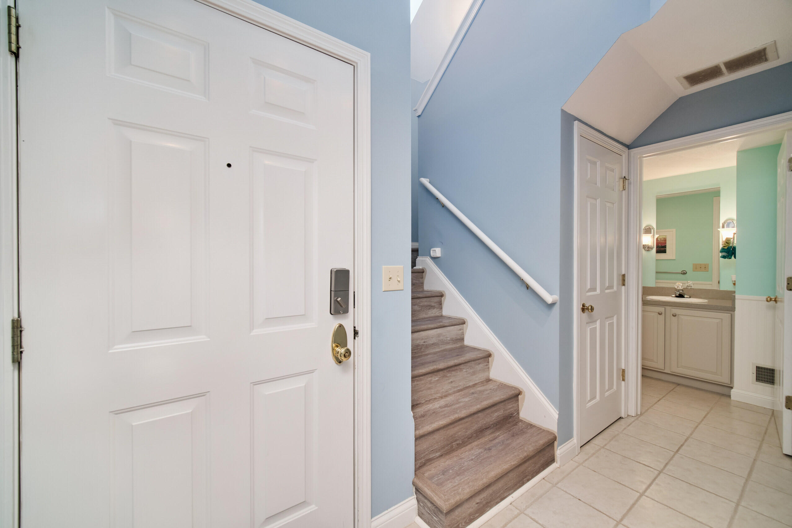 70 Brookharbor South Manistee, MI 49660 - Photo 15 of 28 Entry