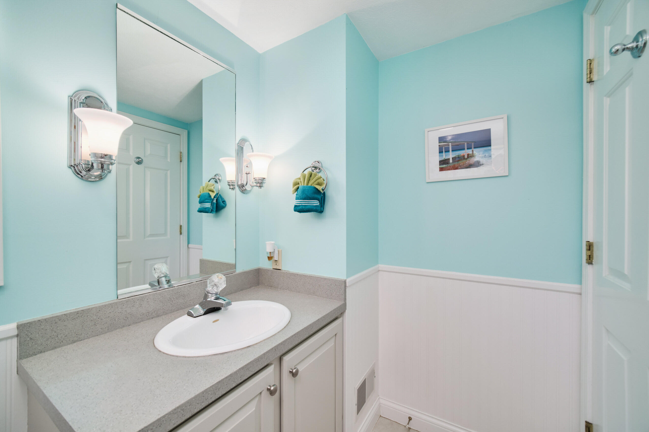 70 Brookharbor South Manistee, MI 49660 - Photo 19 of 28 Primary Bathroom