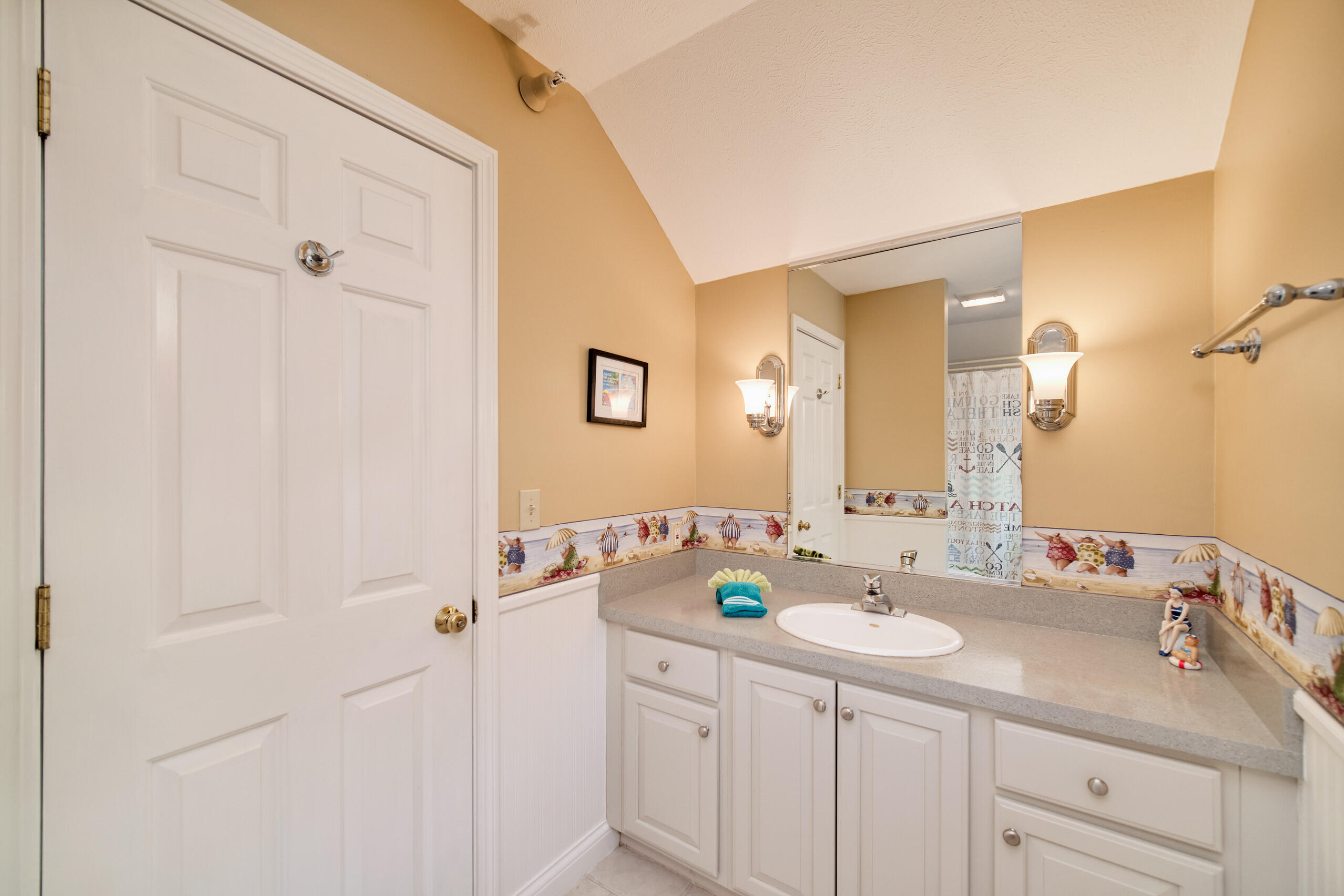 70 Brookharbor South Manistee, MI 49660 - Photo 25 of 28 Full Bathroom