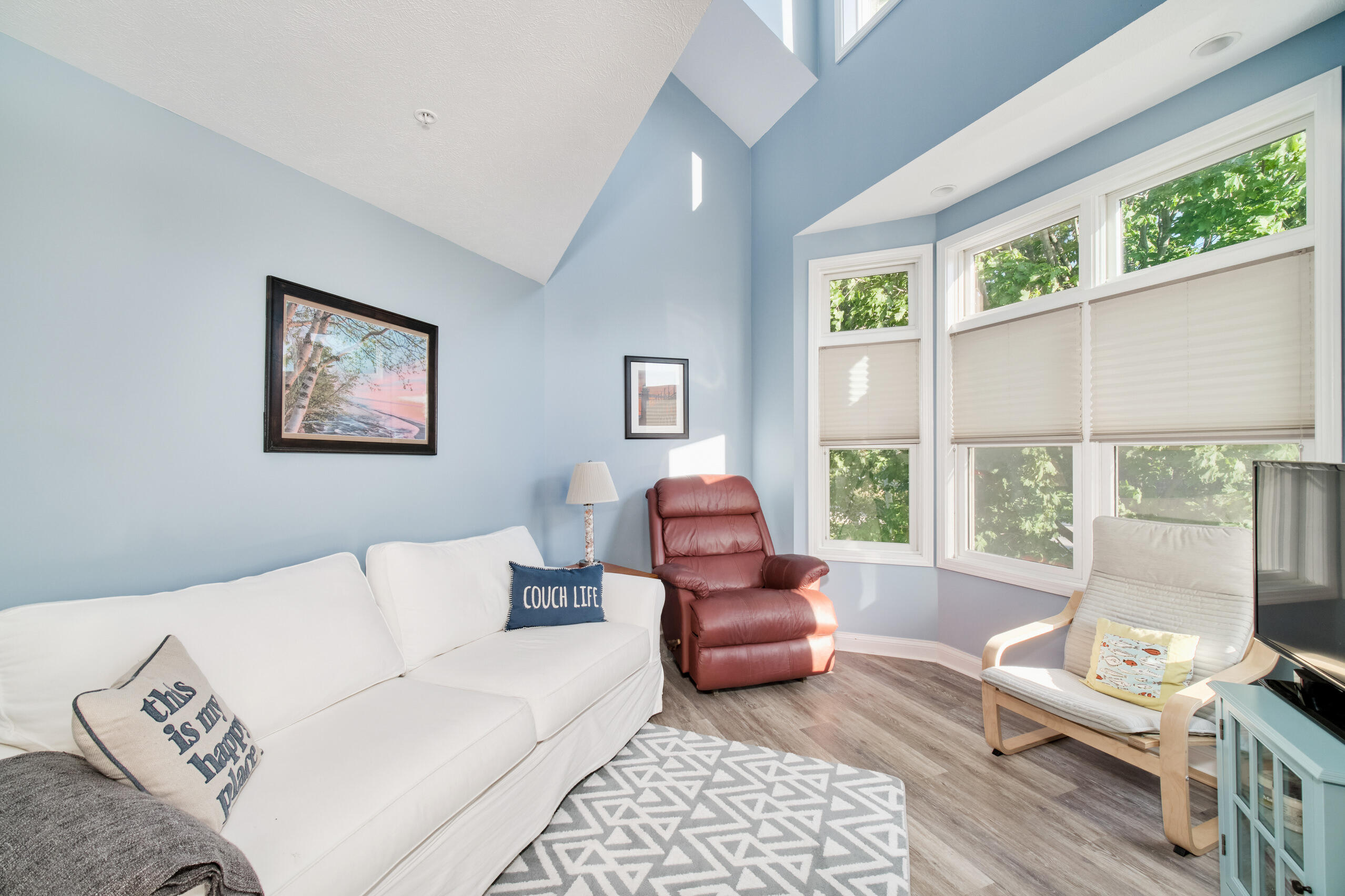 70 Brookharbor South Manistee, MI 49660 - Photo 7 of 28 Living Room