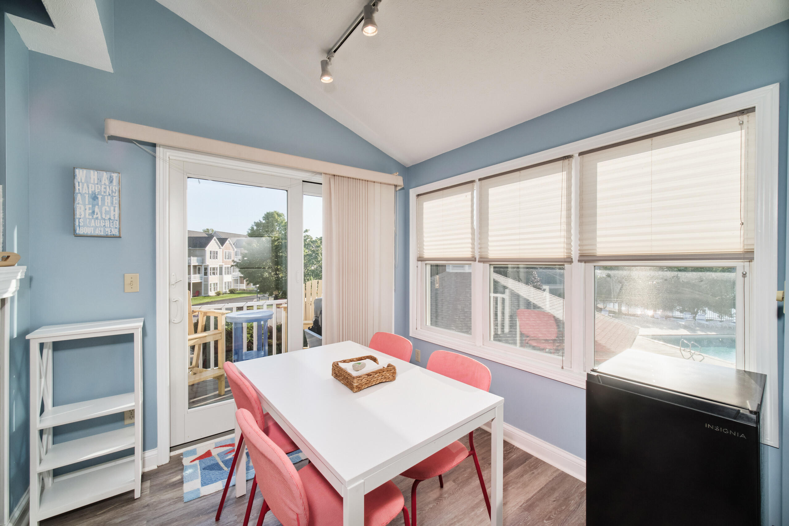 70 Brookharbor South Manistee, MI 49660 - Photo 9 of 28 Dining Area