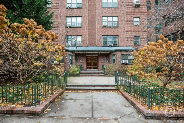 $325,000 | 34-20 79th Street, Unit 6I | Jackson Heights