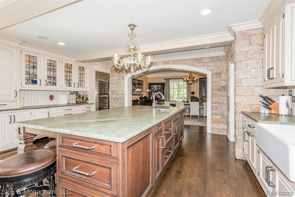 1040 Devonshire Road Grosse Pointe Park, MI 48230 - Photo 18 of 95