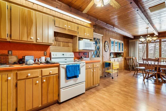 $399,900 | 2548 Woodhaven Road, Eau Claire, WI 54703