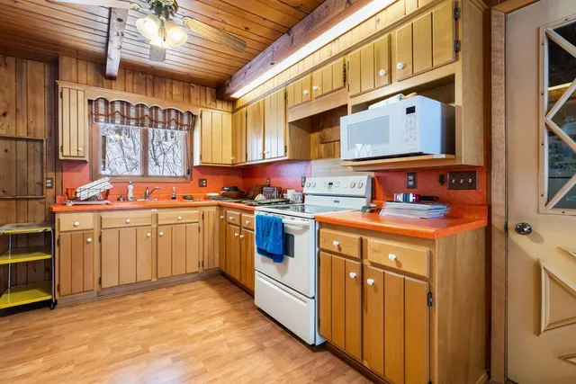 $399,900 | 2548 Woodhaven Road, Eau Claire, WI 54703