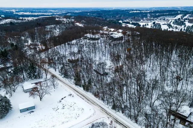 $399,900 | 2548 Woodhaven Road, Eau Claire, WI 54703