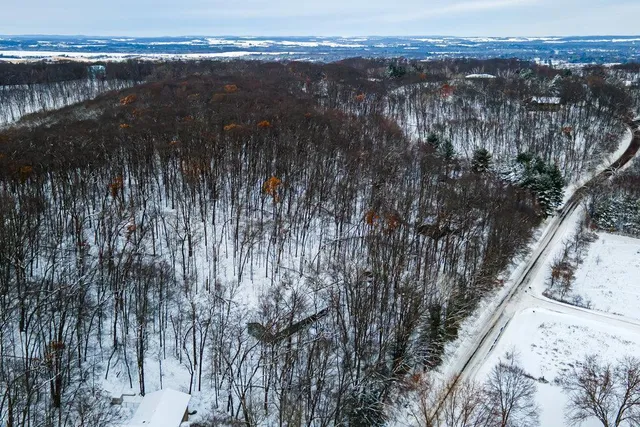 $399,900 | 2548 Woodhaven Road, Eau Claire, WI 54703