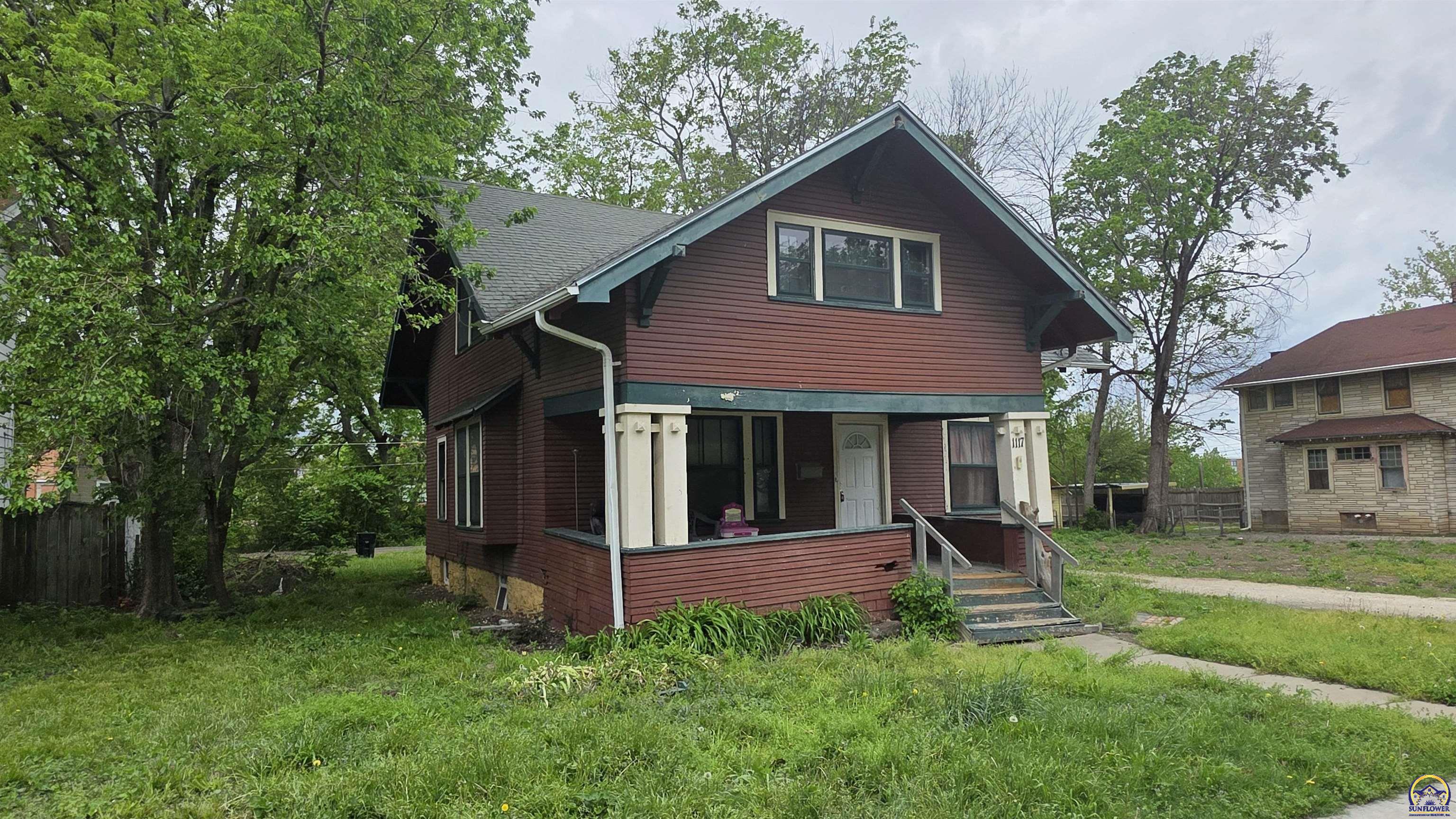 1117 Southwest Horne Street Topeka, KS 66604 - Photo 2 of 23