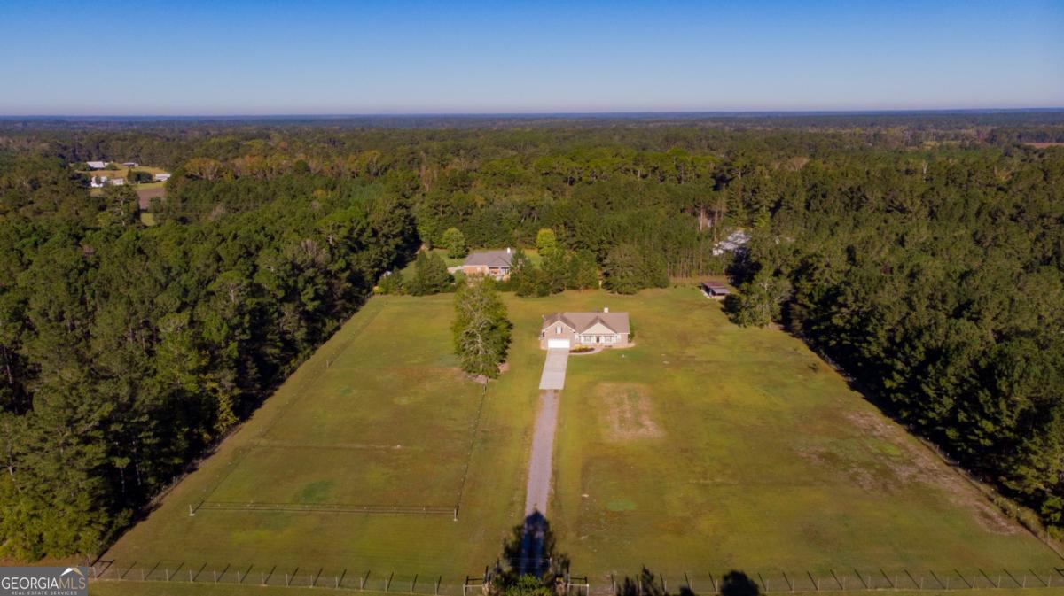 135 Runs Crossing Drive Springfield, GA 31329 - Photo 4 of 38 a view of a city