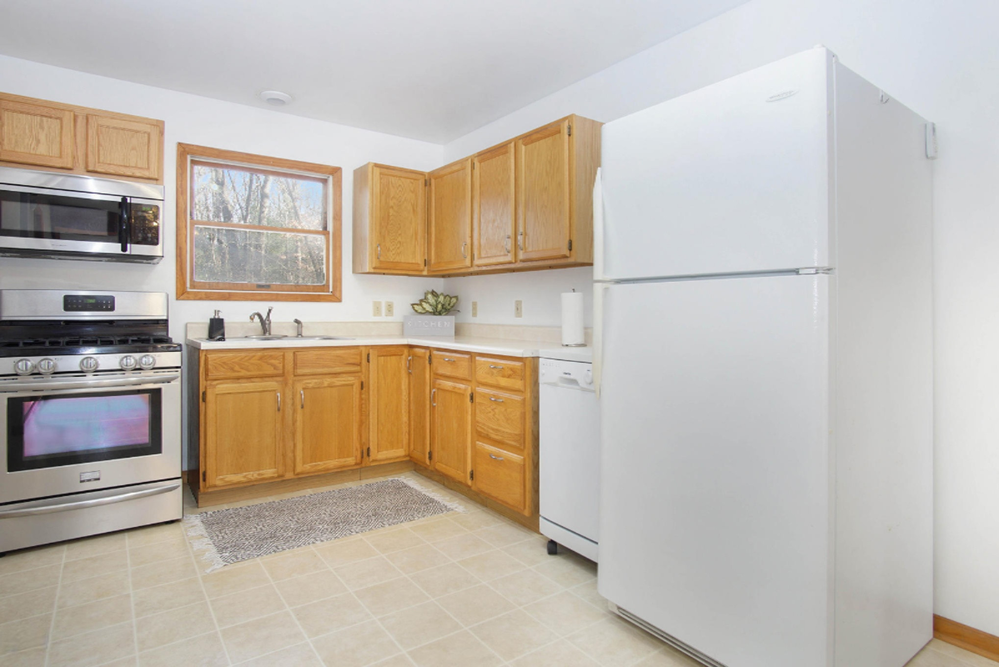 52 North Hilton Park Road Muskegon, MI 49442 - Photo 3 of 30 DSC02638-2