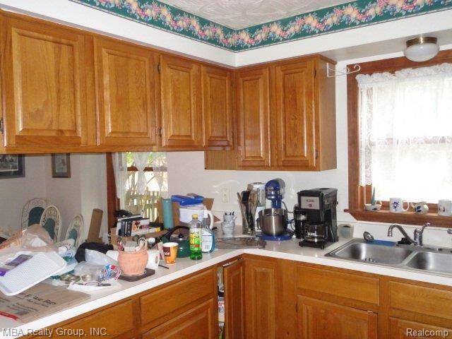 8533 Lake Road Grosse Ile, MI 48138 - Photo 5 of 13 8533 Lake - Wells 006.jpg
