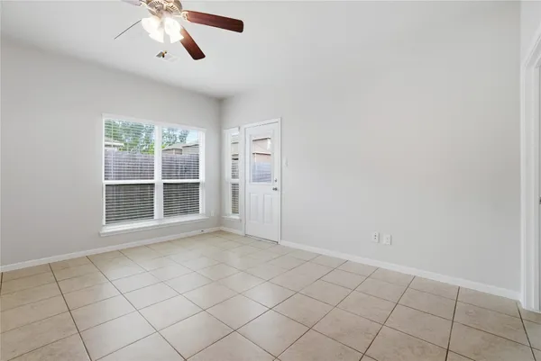 $1,850 | 116 Camelot Pl Court, Conroe, TX 77304