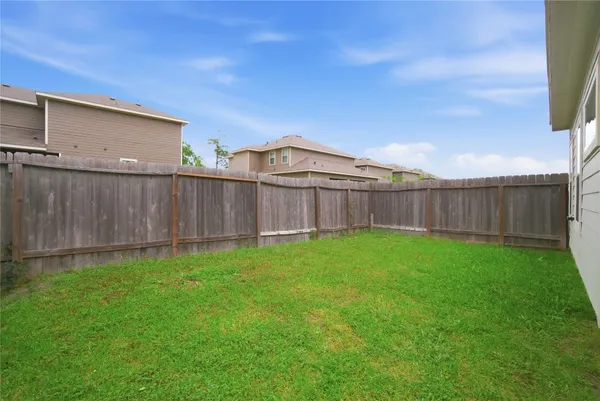 $1,800 | 116 Camelot Pl Court, Conroe, TX 77304