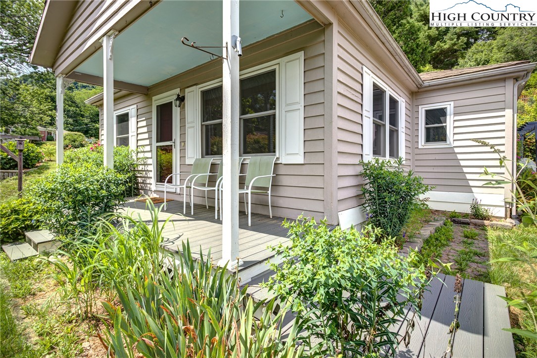 684 Queen Street Boone, NC 28607 - Photo 2 of 26 Gallery Image 2