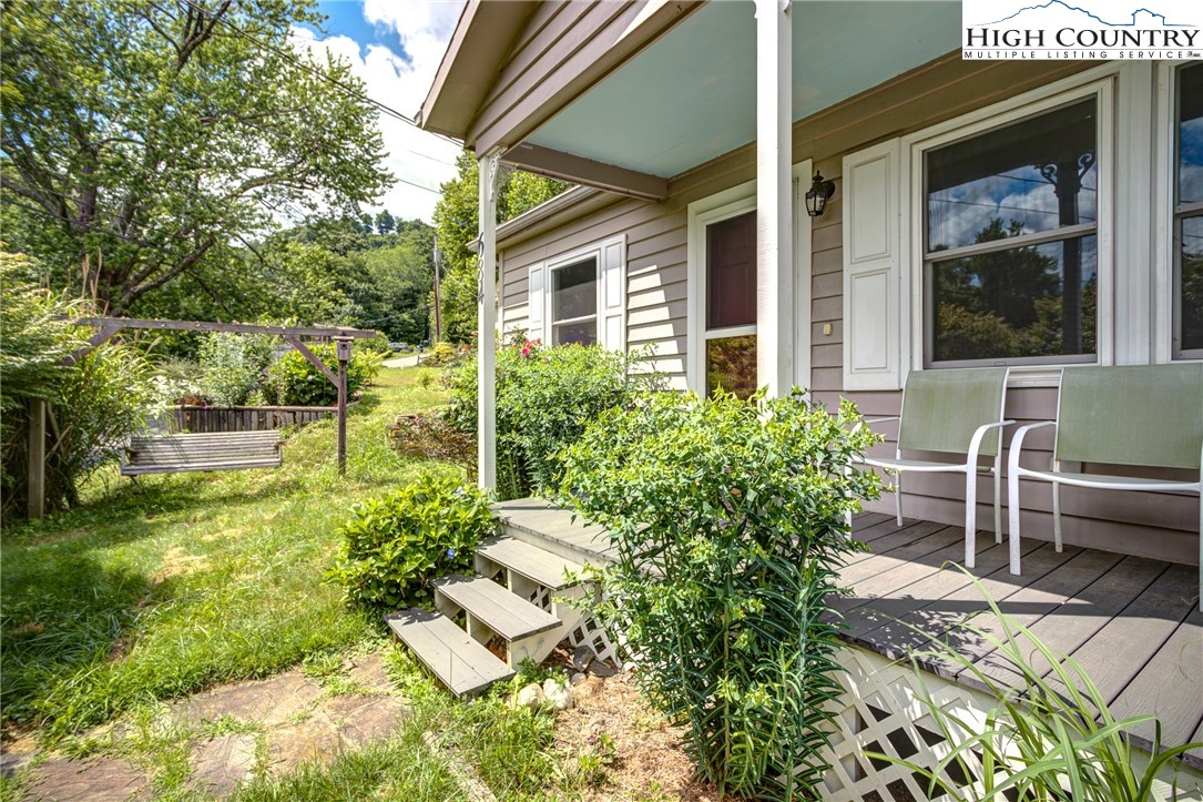 684 Queen Street Boone, NC 28607 - Photo 3 of 26 Gallery Image 3