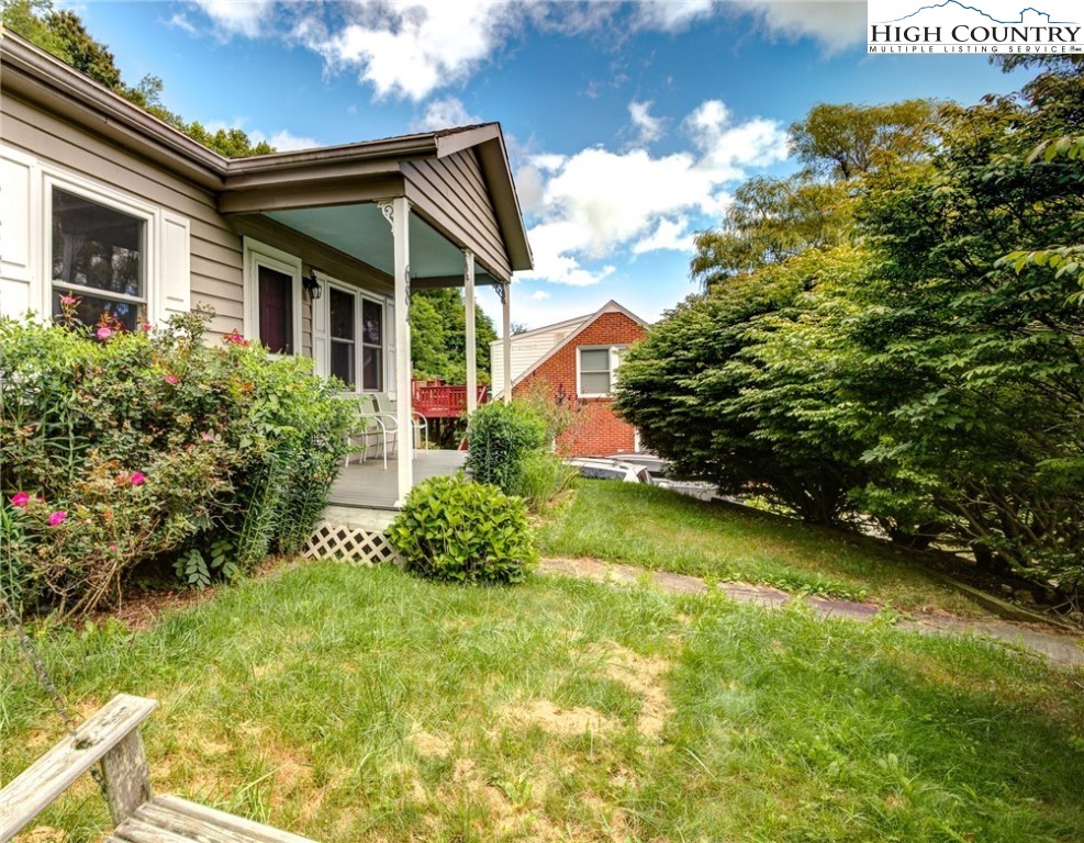 684 Queen Street Boone, NC 28607 - Photo 5 of 26 Gallery Image 5