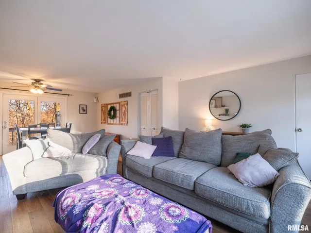 $160,000 | 134 Field Grove Court, East Peoria, IL 61611