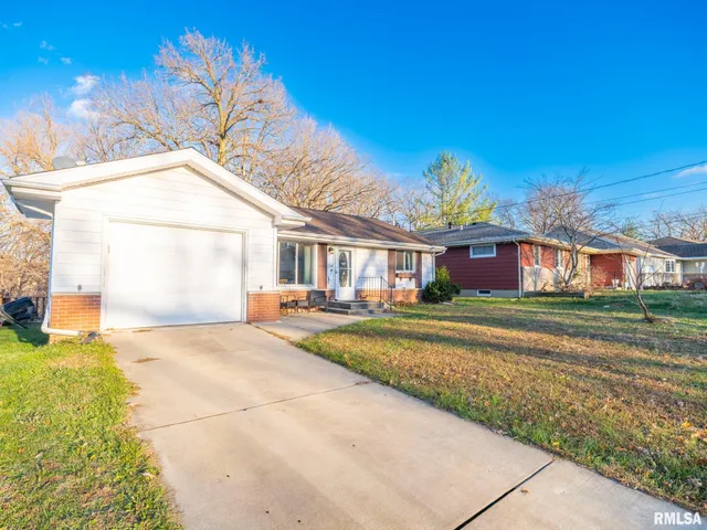 $160,000 | 134 Field Grove Court, East Peoria, IL 61611