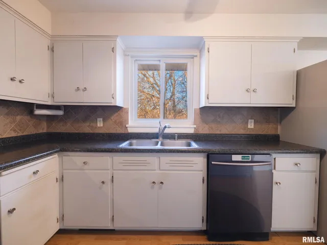 $160,000 | 134 Field Grove Court, East Peoria, IL 61611