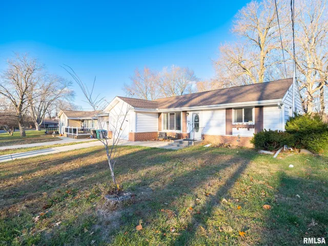 $160,000 | 134 Field Grove Court, East Peoria, IL 61611