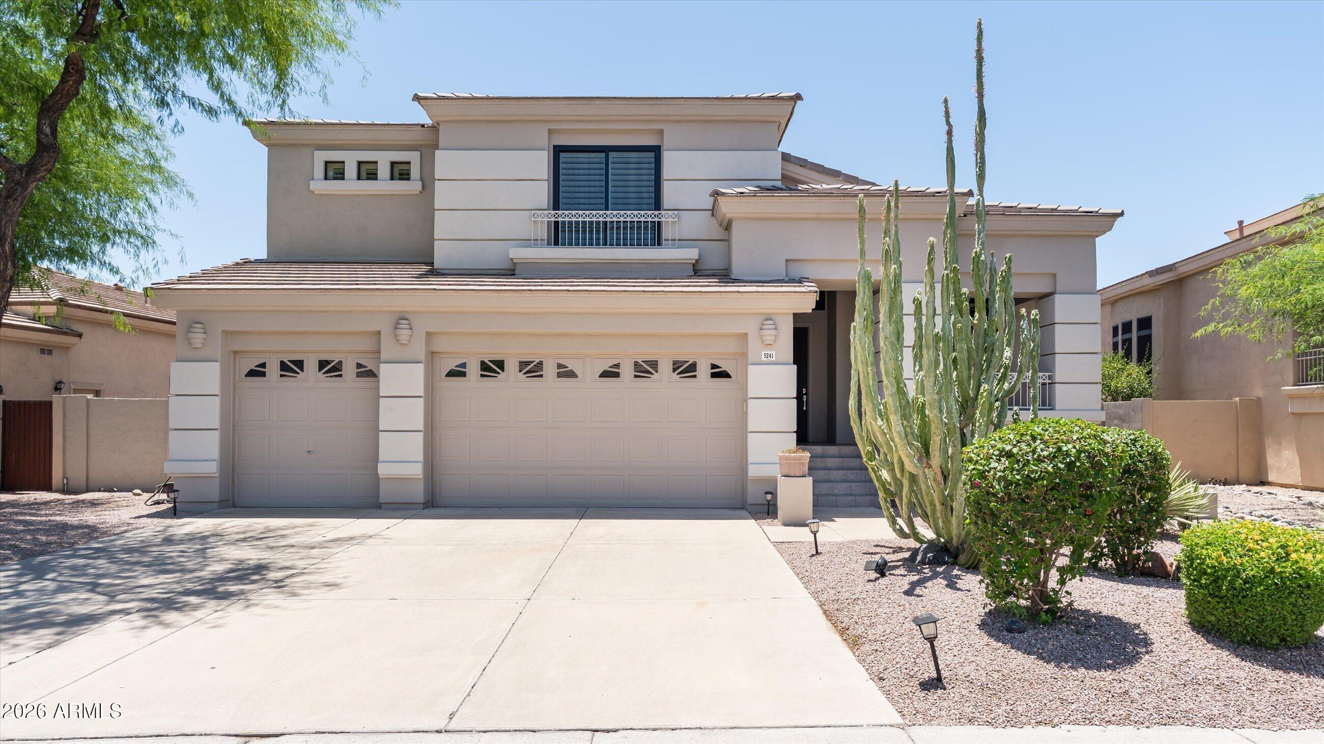 5241 East Hashknife Road Phoenix, AZ 85054 - Photo 2 of 34 03-5241EHashknifeRd-3