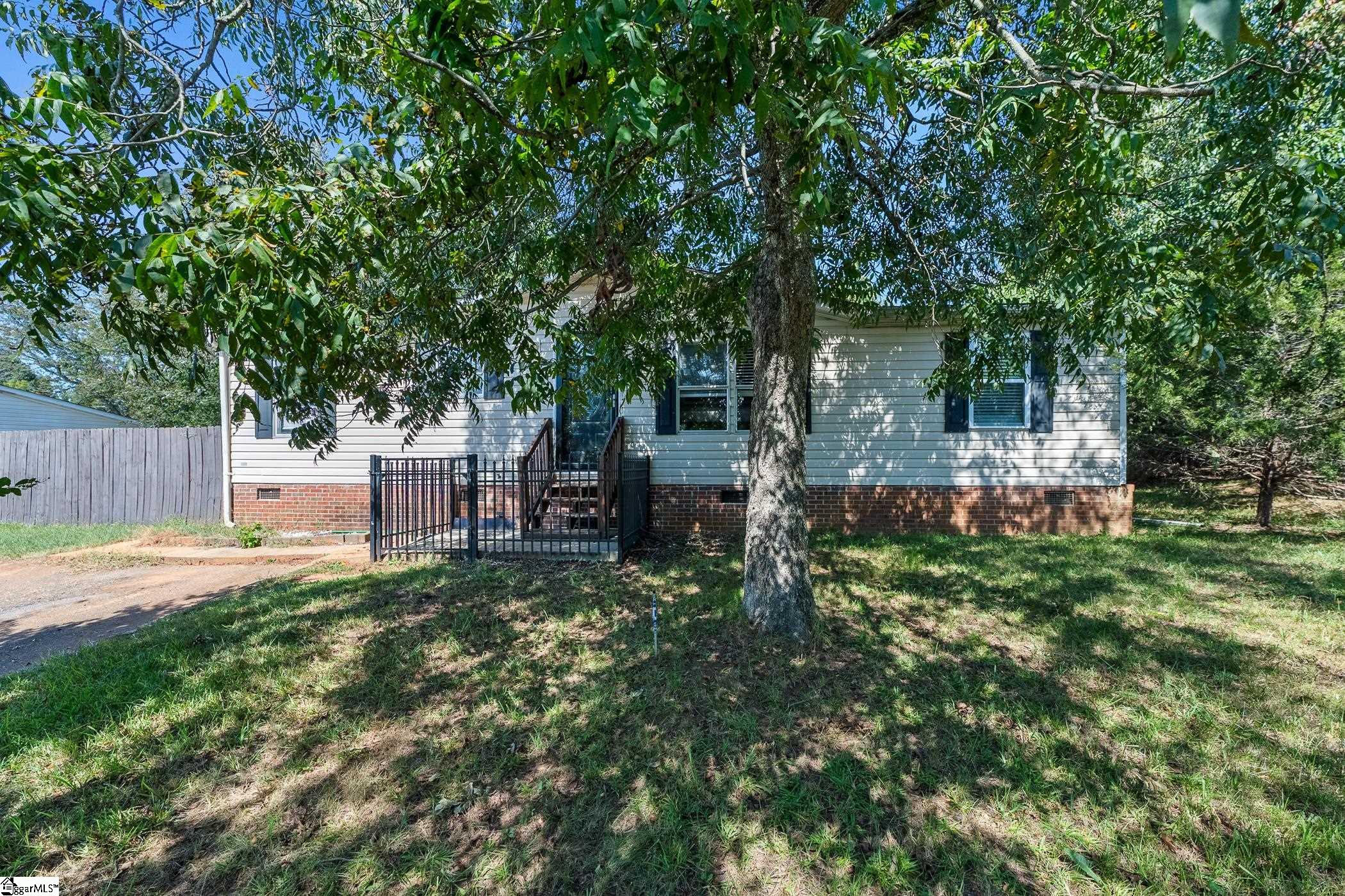 102 Riverbreeze Road Greenville, SC 29611 - Photo 2 of 34 Gallery Image 2