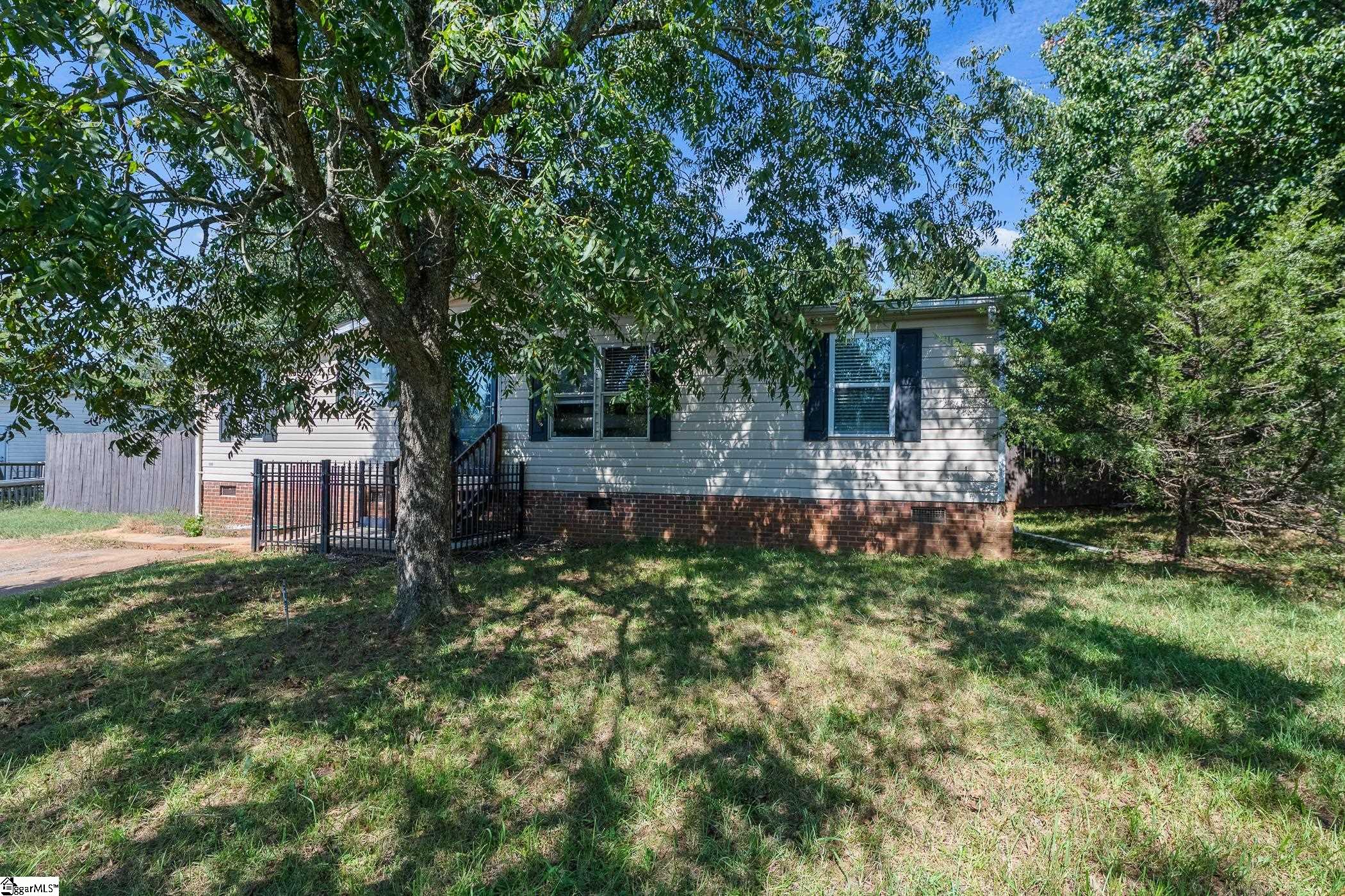 102 Riverbreeze Road Greenville, SC 29611 - Photo 3 of 34 Gallery Image 3