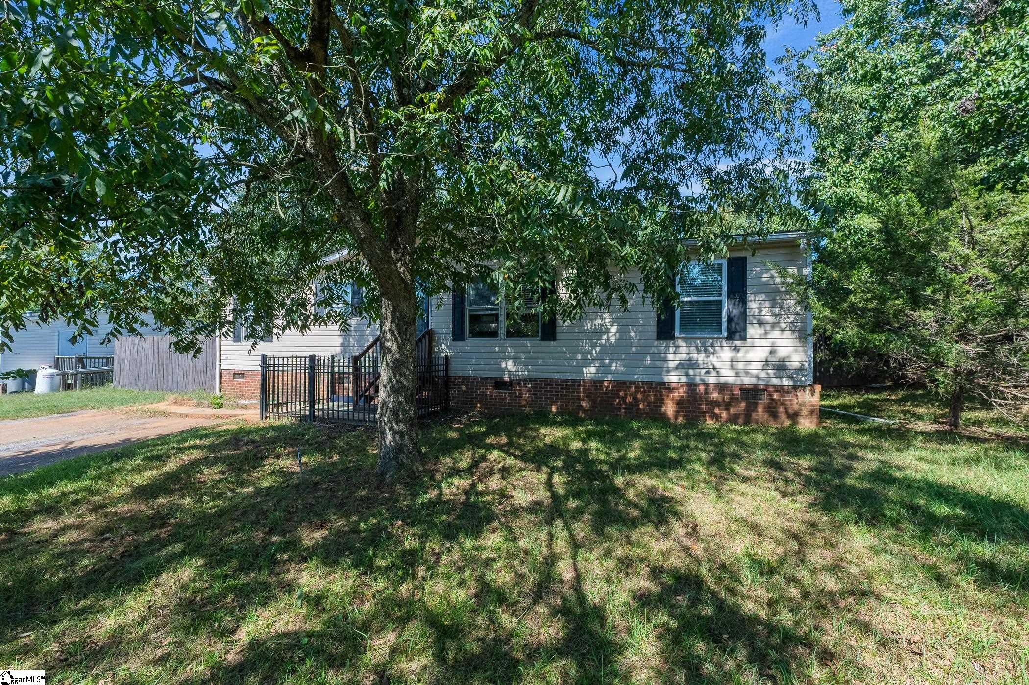 102 Riverbreeze Road Greenville, SC 29611 - Photo 4 of 34 Gallery Image 4