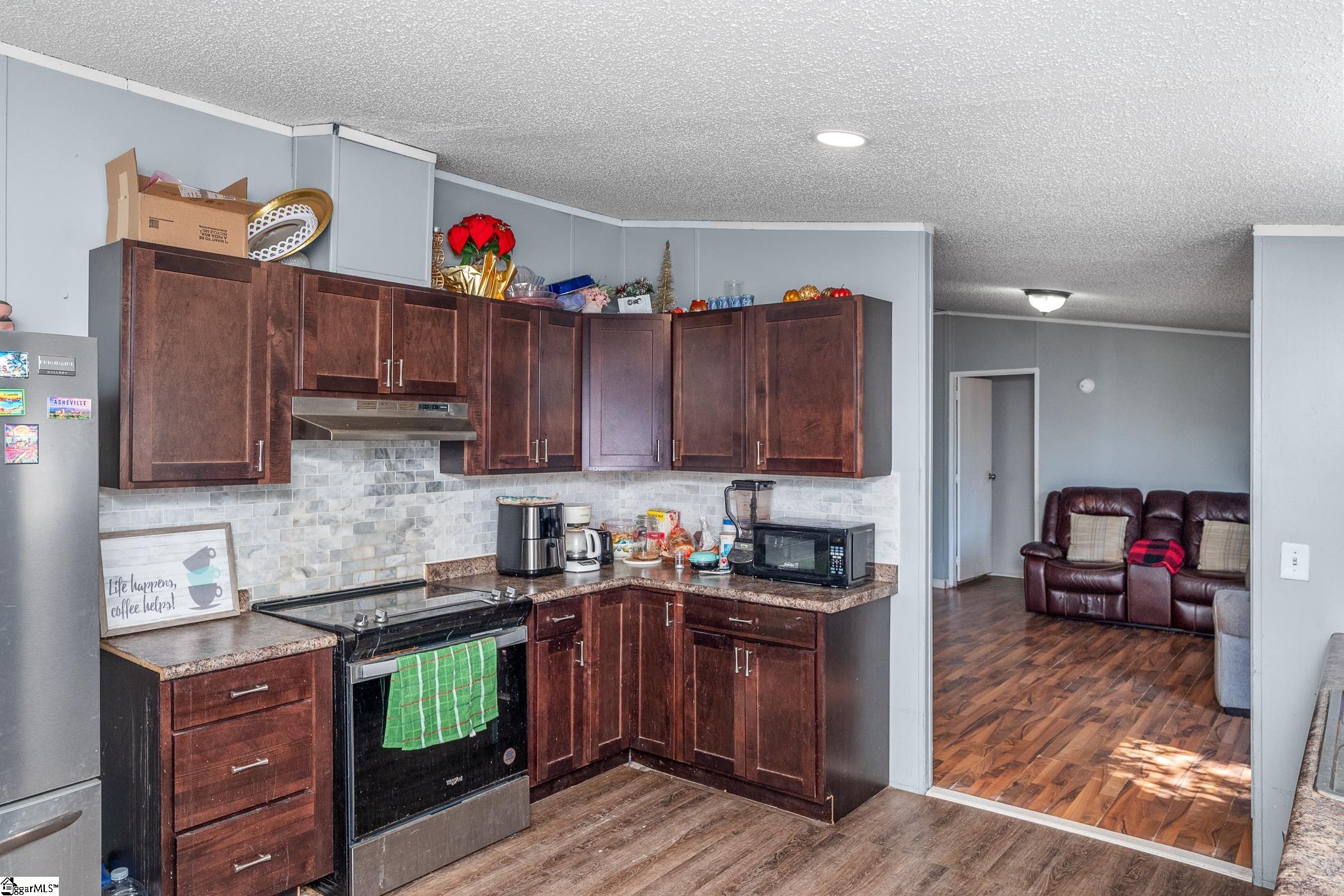 102 Riverbreeze Road Greenville, SC 29611 - Photo 8 of 34 Gallery Image 8