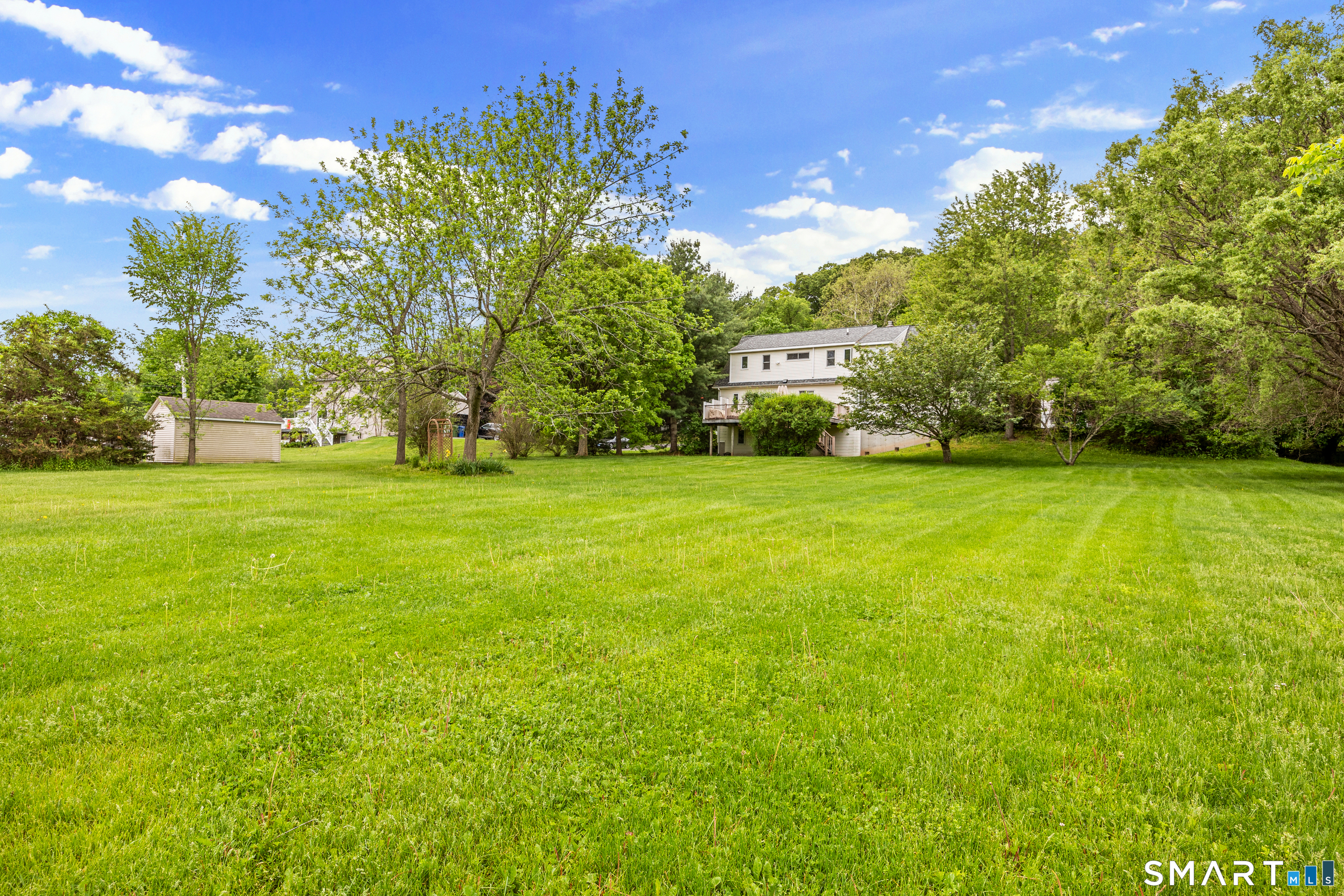 694 Millbrook Road Middletown, CT 06457 - Photo 32 of 34 a view of a volley ball court