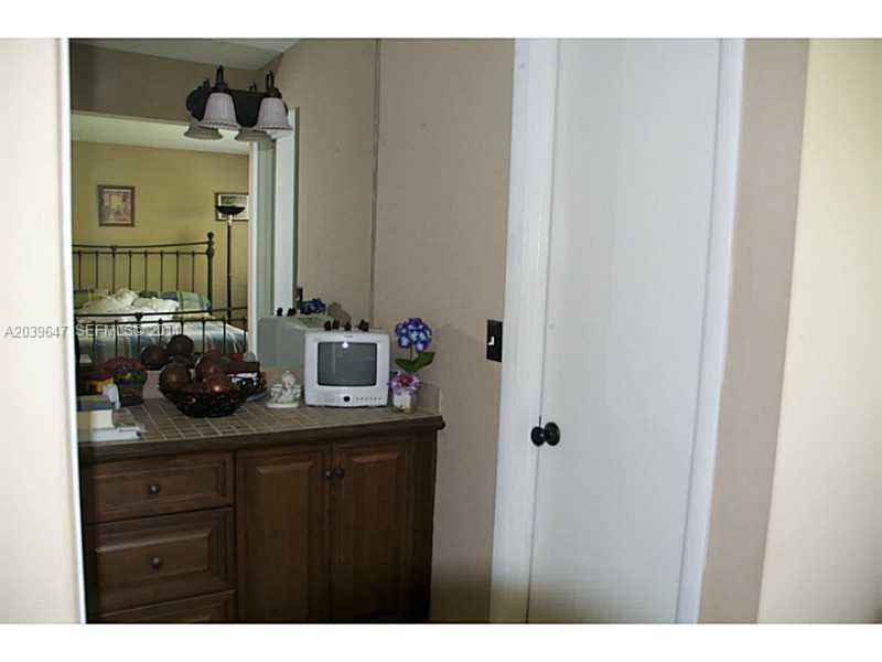 12341 Southwest 268th Street Homestead, FL 33032 - Photo 8 of 10 Bath/Spa Master