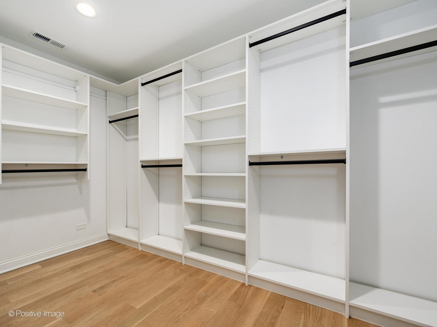 3031 Indianwood Road Wilmette, IL 60091 - Photo 18 of 28