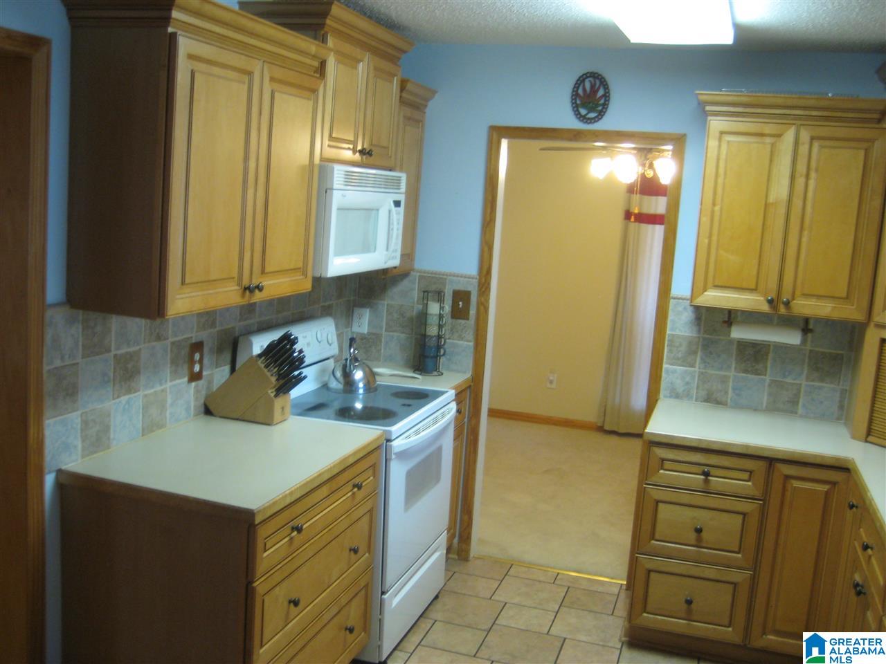 940 Willow Bend Road Pelham, AL 35124 - Photo 4 of 14