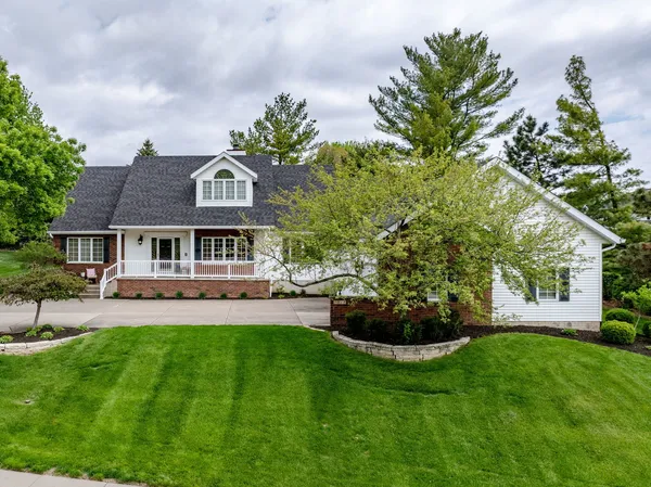 $650,000 | 5018 Turnberry Lane, Davenport, IA 52807