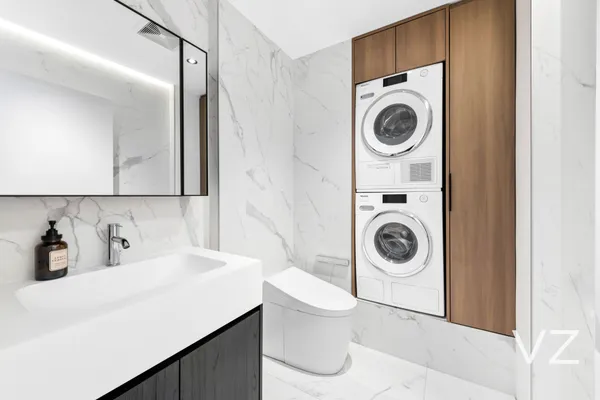 $2,798,000 | 721 5th Avenue, Unit 41E | Midtown East