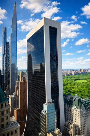 $2,798,000 | 721 5th Avenue, Unit 41E | Midtown East