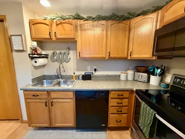 $169,900 | 2103 16th Street, Monroe, WI 53566