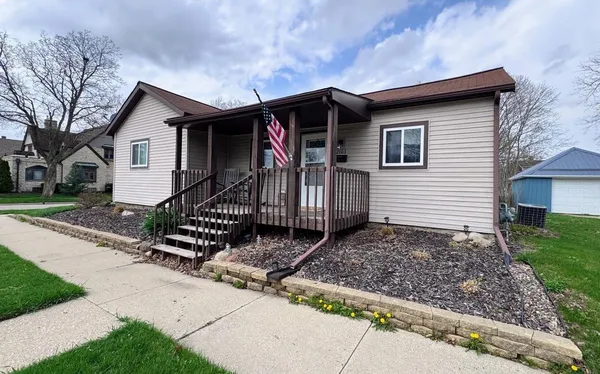 $169,900 | 2103 16th Street, Monroe, WI 53566