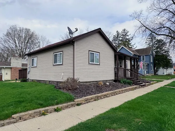 $169,900 | 2103 16th Street, Monroe, WI 53566