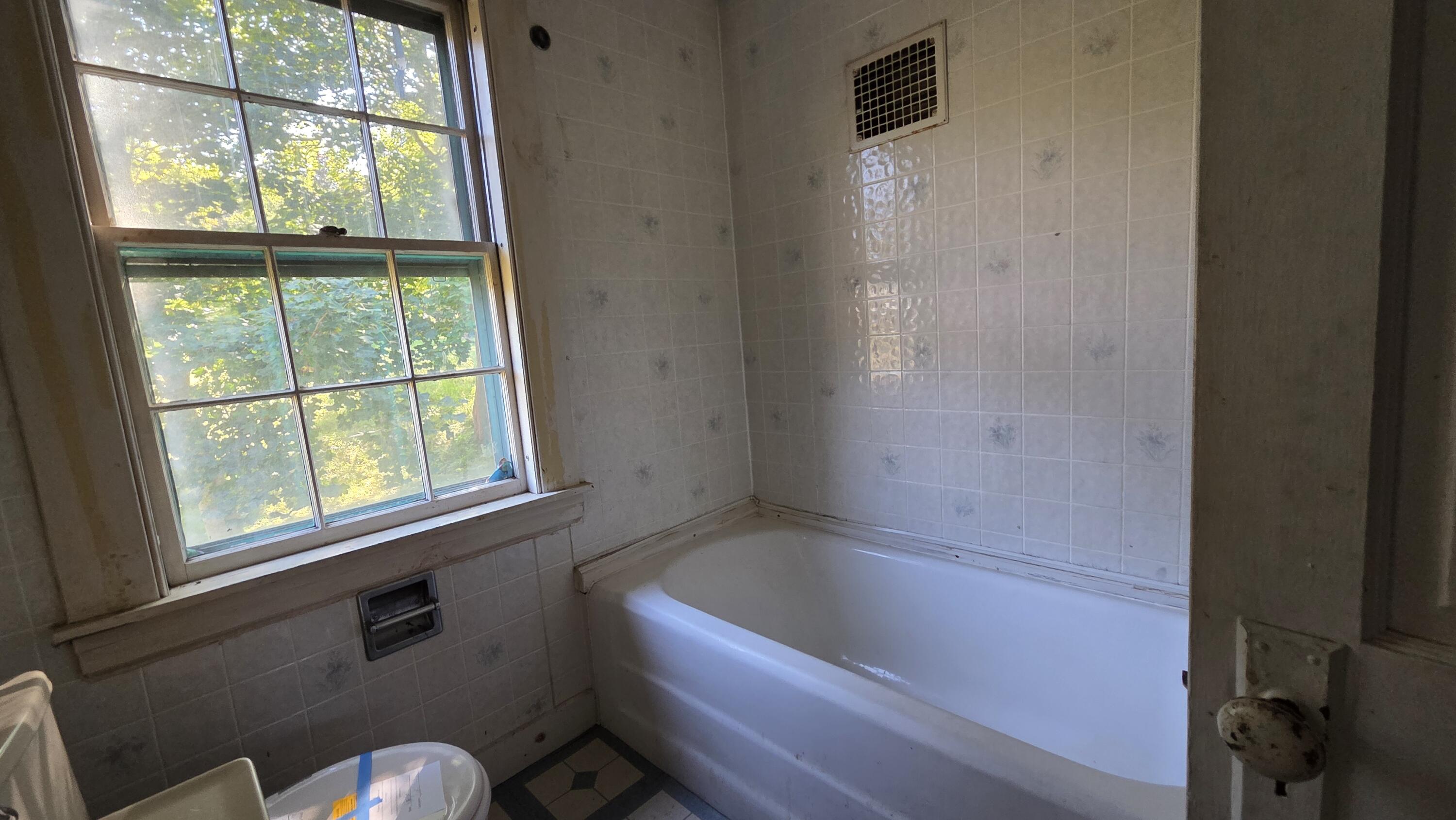 195 River Road Bucksport, ME 04416 - Photo 17 of 32 Full Bath