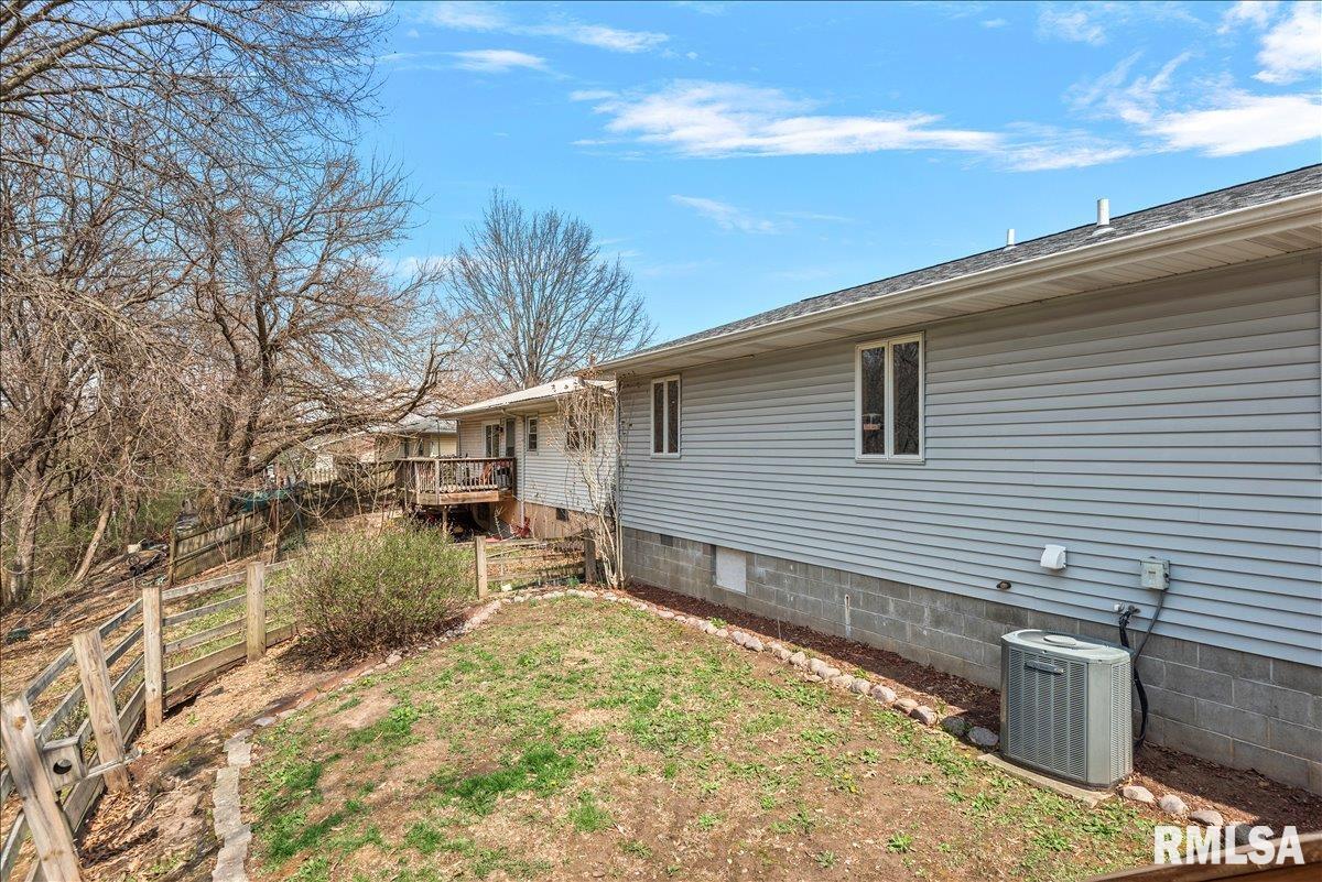 809 Diane Court Springfield, IL 62702 - Photo 27 of 32