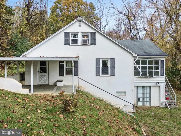 $450,000 | 1621 Locke's Mill Road, Berryville, VA 22611